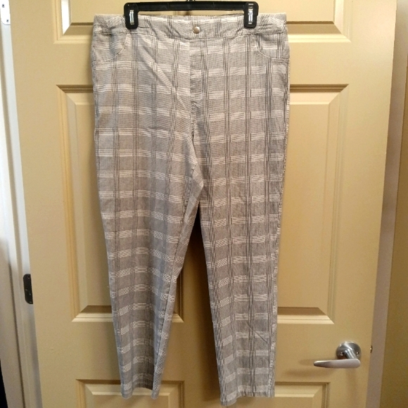 Cherie black / white plaid leggings - size 2X - Picture 1 of 14